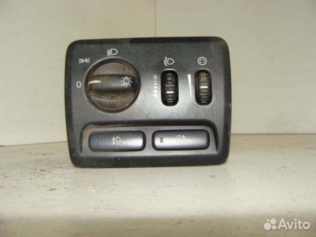 Переключатель света фар 869751 Вольво XC70 2003г