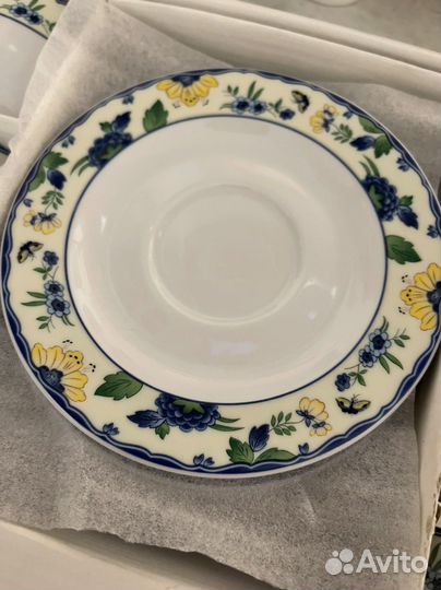 Фарфоровый чайный сервиз