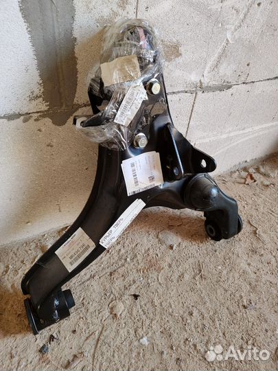 Рычаг передний нижний pajero