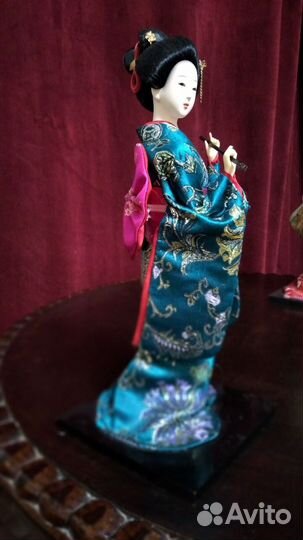 Очаровательная кукла гейша