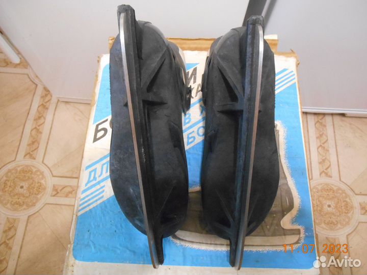 Коньки для игры в хоккей с шайбой