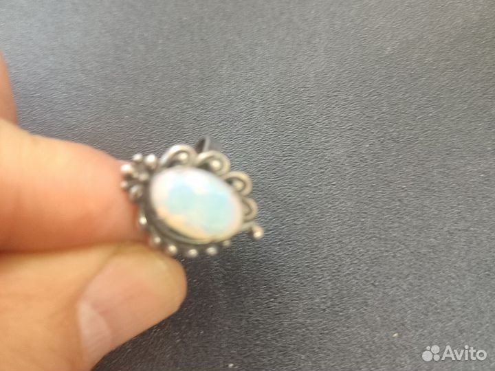 Кольцо с лунным камнем