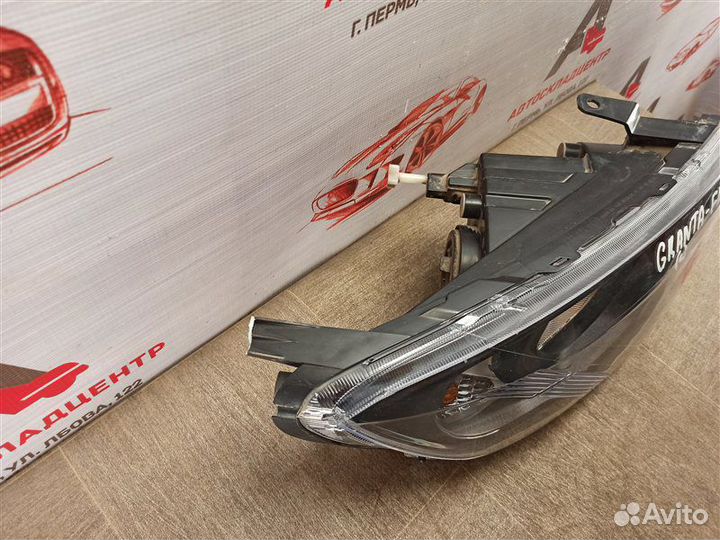 Фара правая LADA Granta 2018