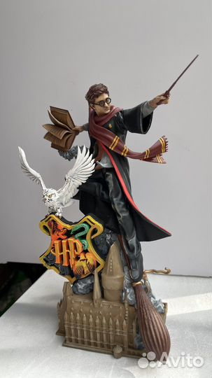 Настольная фигурка