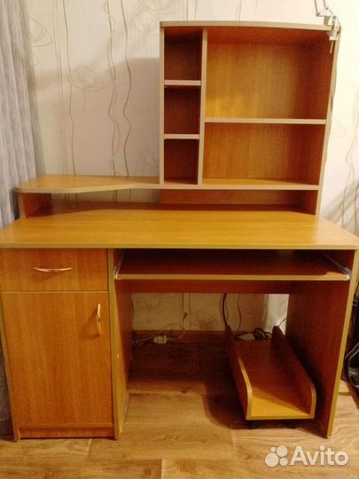 Компьютерный стол