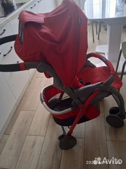 Прогулочная коляска