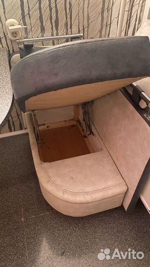 Стол с диванчиком