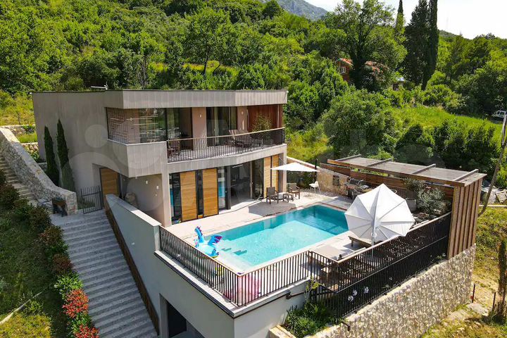 Коттедж 314,2 м² на участке 5,7 сот.