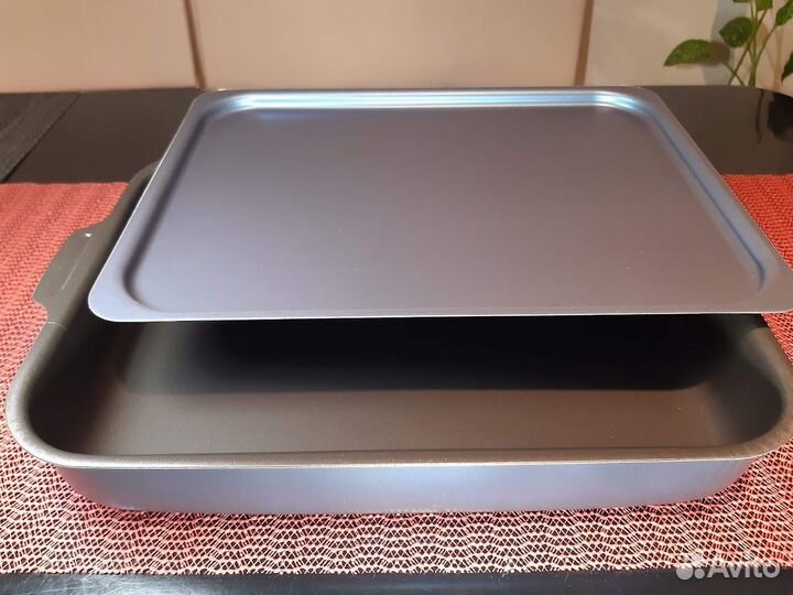 Форма с крышкой и ручками 30х23 см