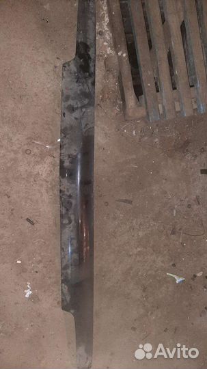 Дефлектор капота