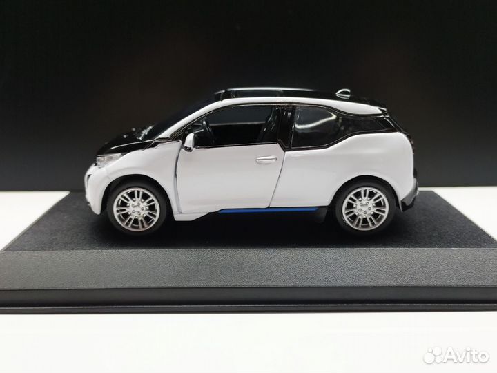 1:43 BMW i3