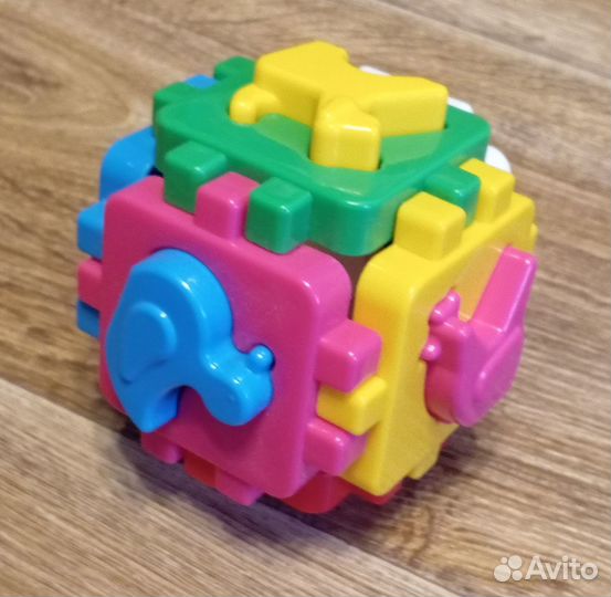 Игрушки пластмассовые