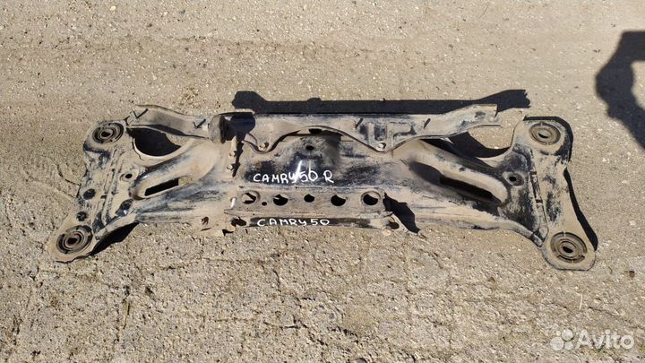 Подрамник задний Toyota Camry 50