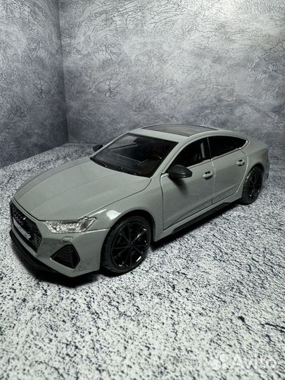 Коллекциооные машинки 1:24