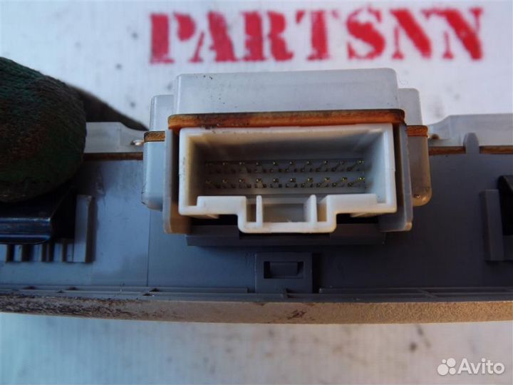 Блок управления печкой Митсубиши Грандис