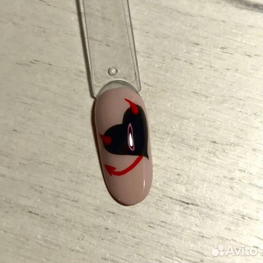 Аппаратный маникюр