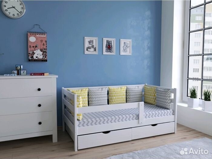 Кроватка из массива с бортиком софа от 2х лет