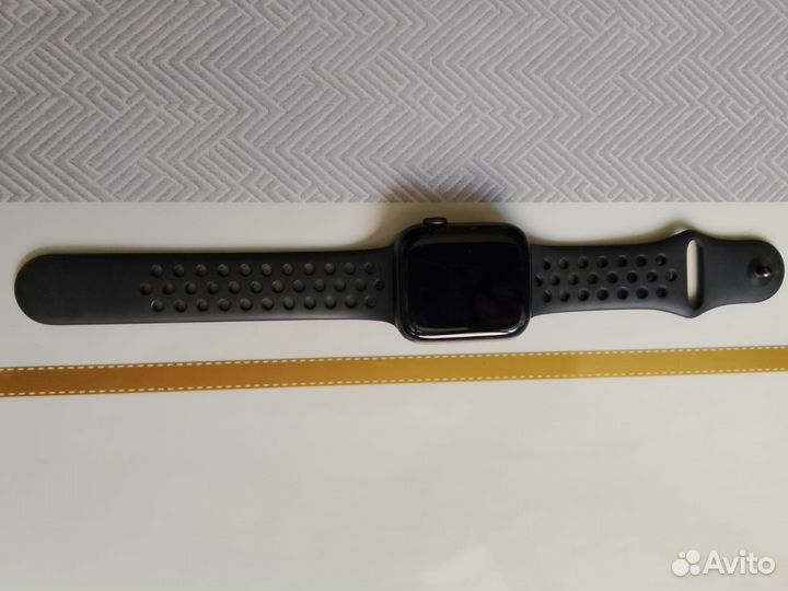 Часы Apple Watch SE 44 mm nike