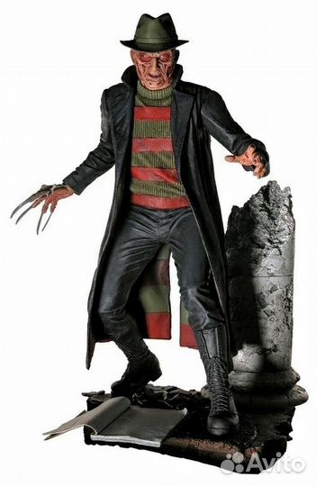 Фигурки Крюгера,Хэллбоя,Дьявола из фильмов ужасов