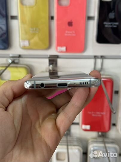 Samsung Galaxy S10, 8/128 ГБ