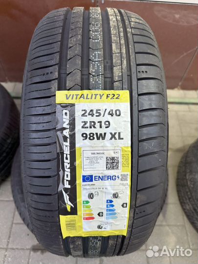 Forceland Vitality F22 245/40 R19 и 275/35 R19 100W