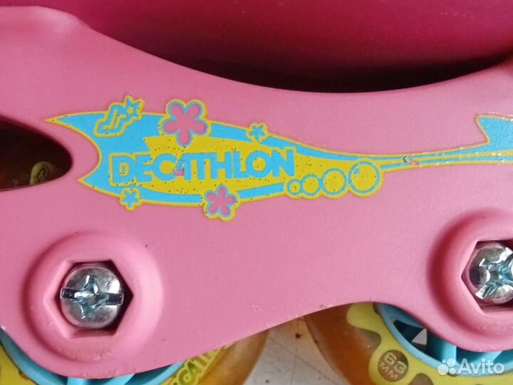 Роликовые коньки с полным комплектом защиты