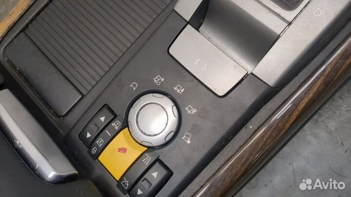 Консоль салона Land Rover Range Rover Sport, 2008