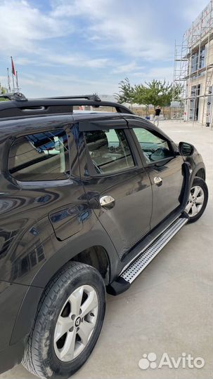 Оригинальные пороги на Renault Duster