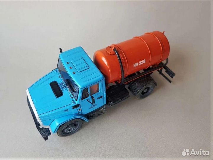 Модель грузовика Зил-4333 ко-520, 1/43, моделизм