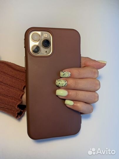 Модель на маникюр