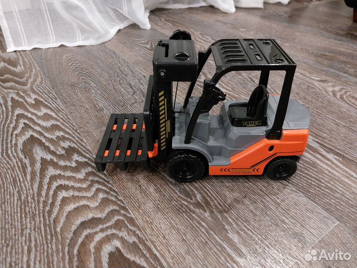 Погрузчик игрушка