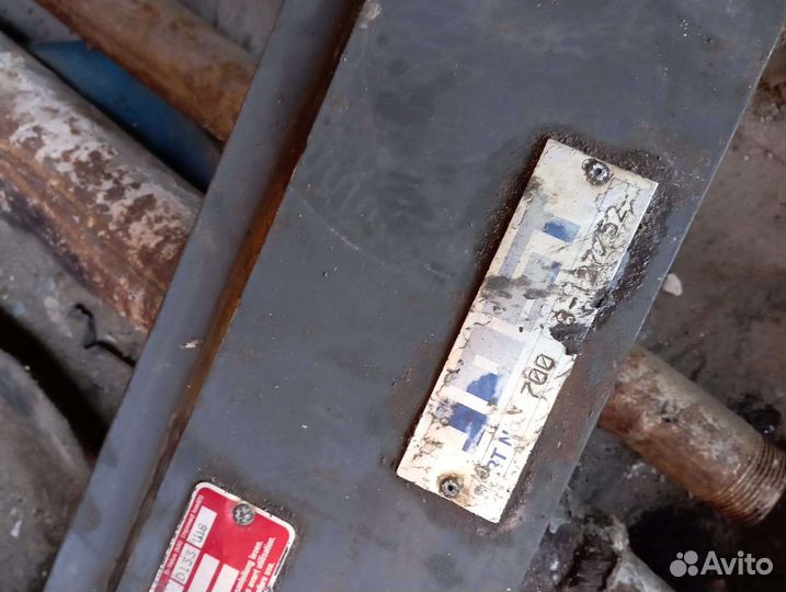 Прицепное устройство универсальное. Седело тягача