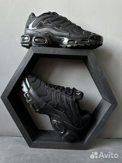 Nike Air Max TN Plus classic black