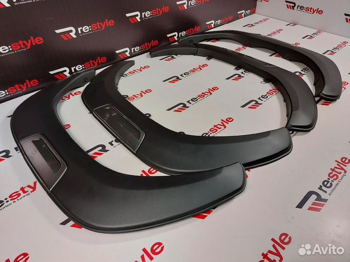 Фендера Toyota Hilux Pick Up с 2020 Тонкие S1686