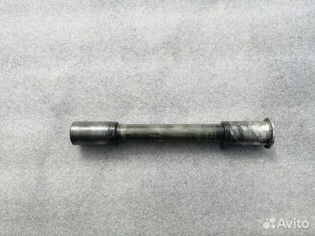 Suzuki SV1000S ось переднего колеса