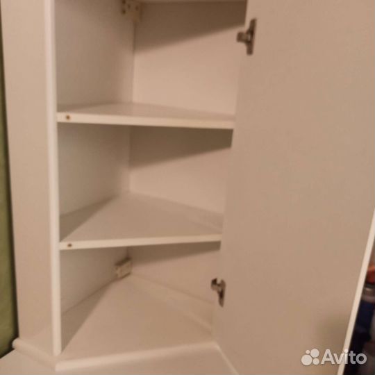 Шкафчик с зеркалом в ванную навесной