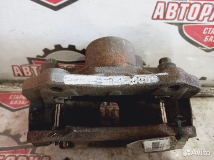 Суппорт тормозной передний левый Isuzu Mu UES25EW