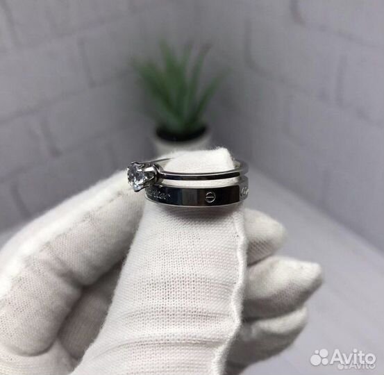 Cartier Love кольцо