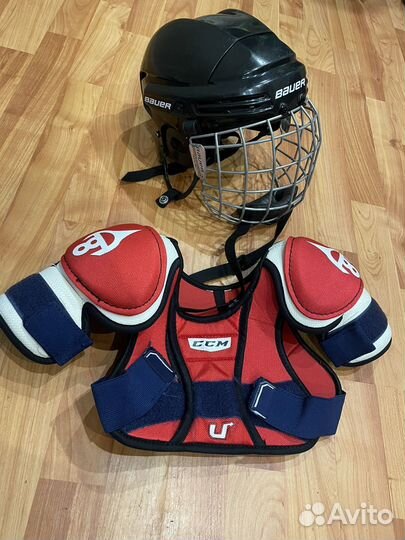 Хоккейная форма,нагрудник,шлем,коньки детские