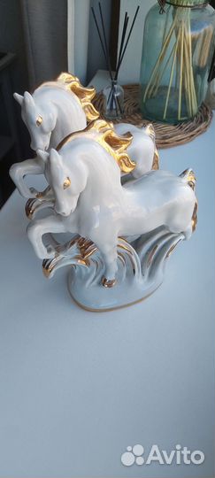 Фарфоровые статуэтки лфз лошадь