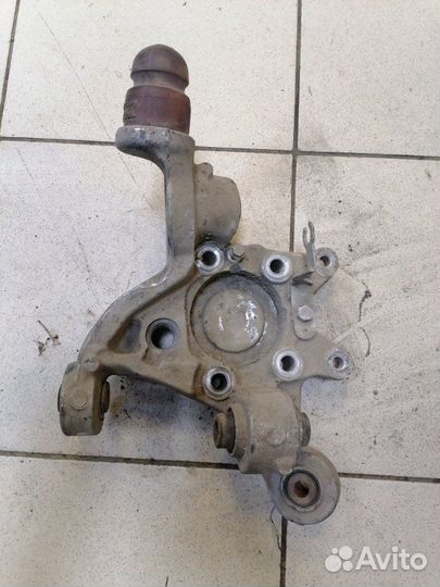 Кулак задний левый Volvo S80 1