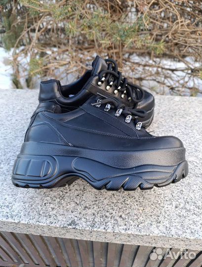 Кроссовки женские 39 размер