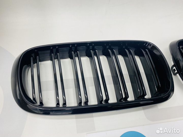 Решетки радиатора BMW F15 M стиль триколор глянец