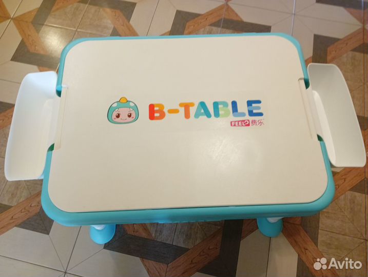 Детский стол и стул