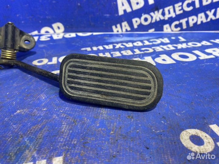 Педаль газа Toyota Corolla 120 хэтчбек 4ZZ-FE 2005