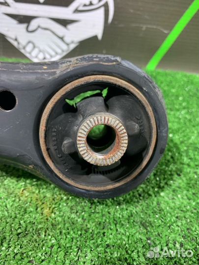 Рычаг подвески передний левый Toyota Kluger V