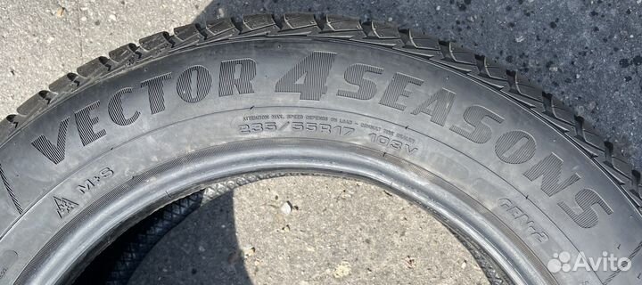 Goodyear Vector 4Seasons Gen-2 235/55 R17