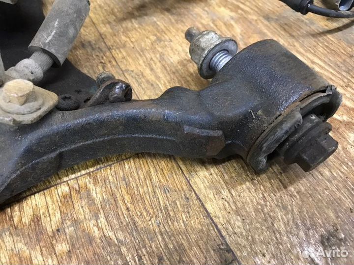 Рычаг подвески верхний передний левый Land Rover