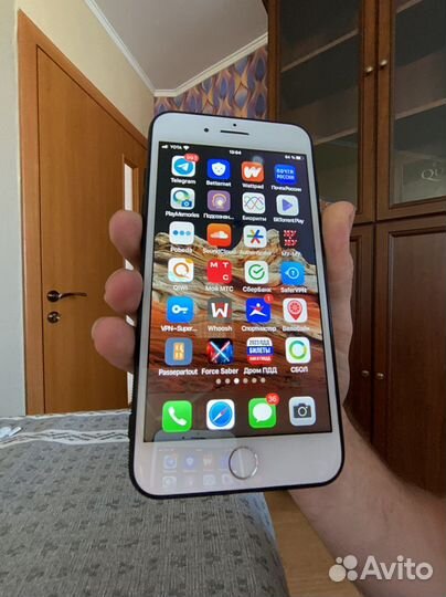 Телефон iPhone 8 plus