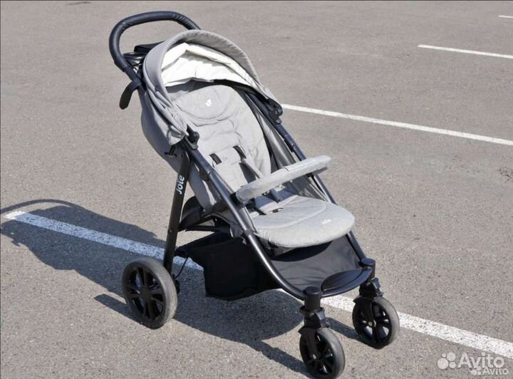 Прогулочная коляска joie litetrax 4